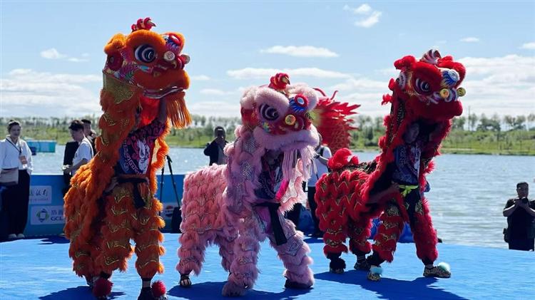舞龙青城 鼓震北疆：呼和浩特首届端午龙舟赛决战大黑河
